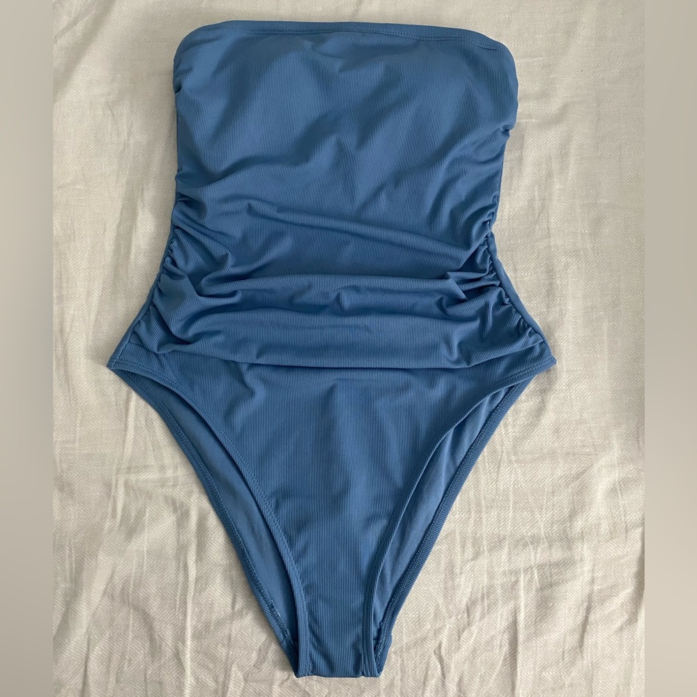 NWOT Shade & Shore Hi-Cut One Piece Ruched Side Swimsuit